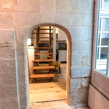 Apartment Le Donjon Des Poeliers